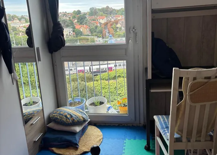 Petite Simple Avec Un Lit Double A